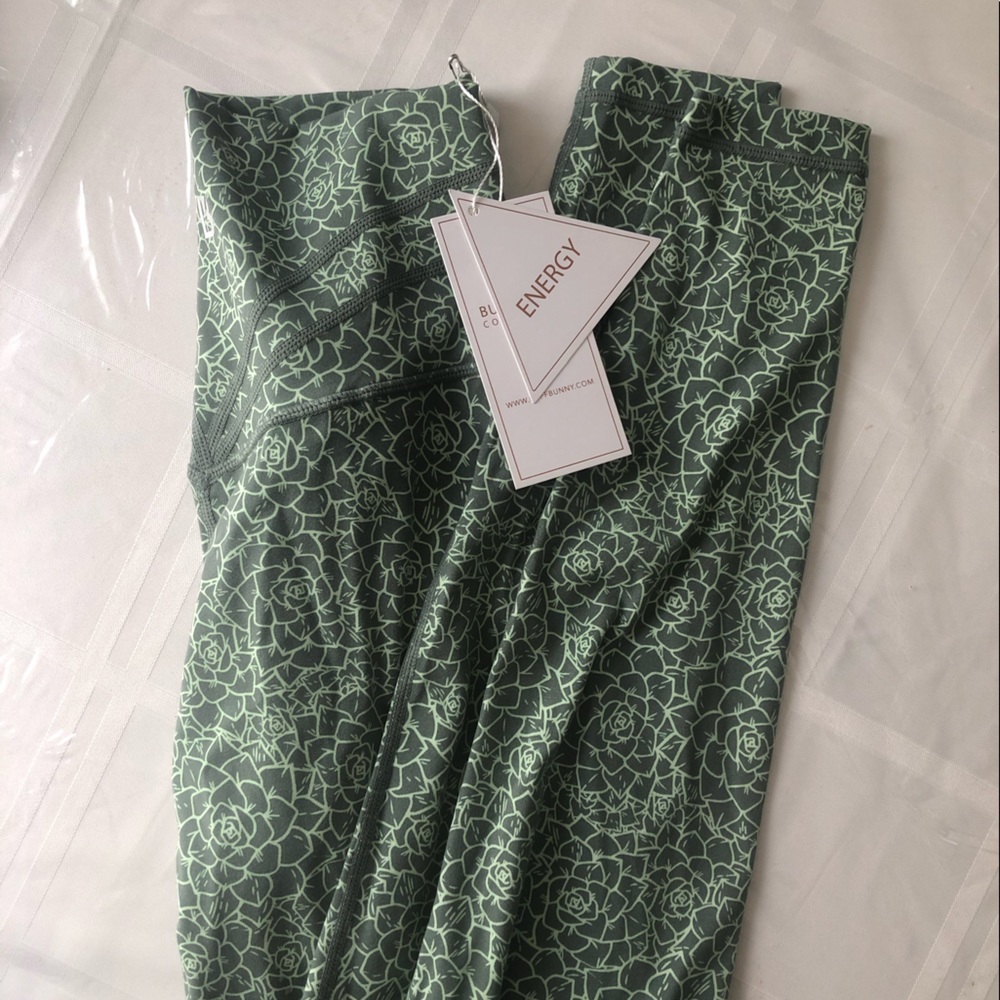 NWT Buffbunny Siren Leggings